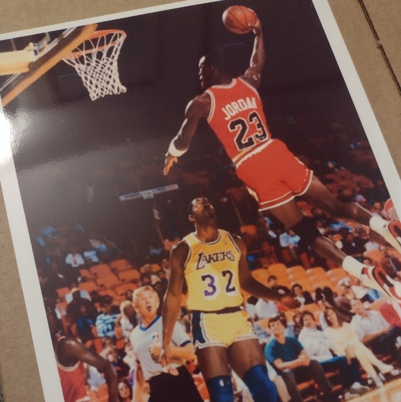 MICHAEL JORDAN 8.5x11 FREE THROW LINE DUNK &DUNK VS LAKERS NBA GLOSSY POSTER SET - Picture 12 of 13